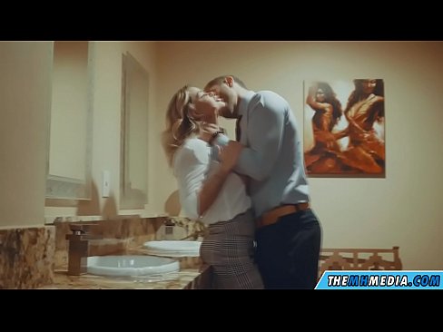 ❤️ Kad te prsata plavuša zavede u javnom toaletu Tvrdi porno kod nas bs.raceporn.ru ❌❤